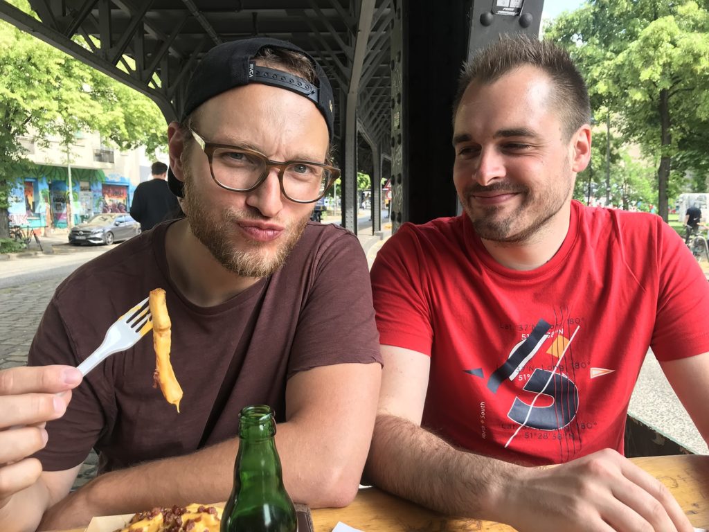 Joffrey Jochum et Florian Truchot mangent au Burgermeister à Berlin